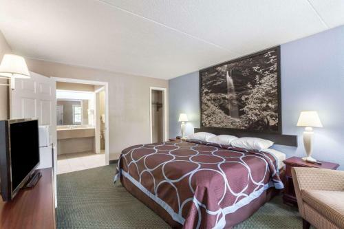 Super 8 Hotel Of Kingston