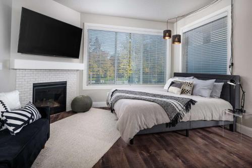 Milwaukie Heights North Studio