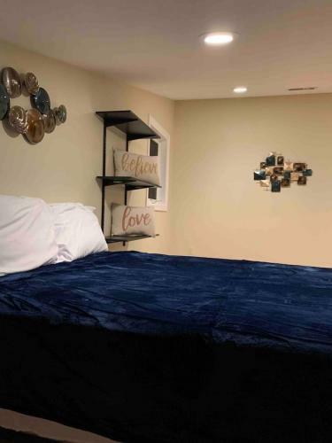 Newer Modern Contemporary On 1/2 Acre - Nice