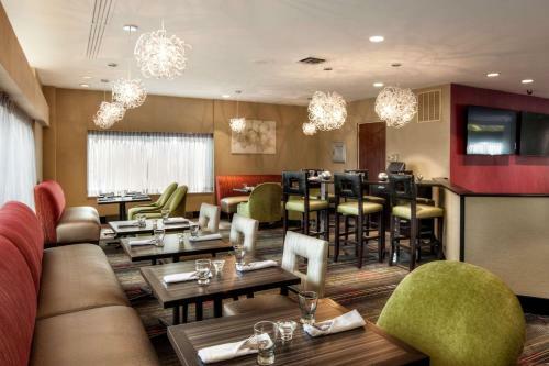 Hotel Inn At Fox Chase - Bw Premier Collection