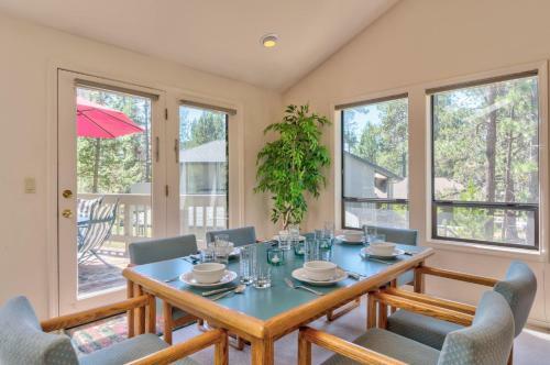 Shadow Lane 1 By Village Properties At Sunriver