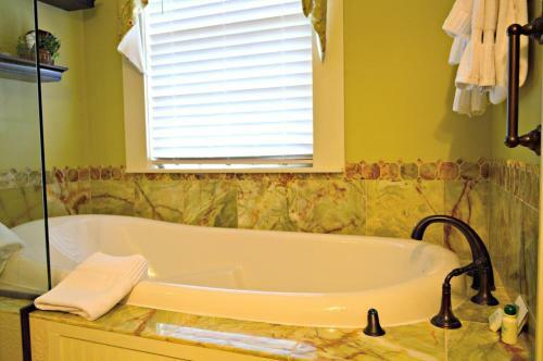 Pettigru Place Bed & Breakfast