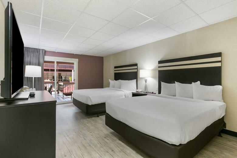Eisenhower Hotel And Conference Center