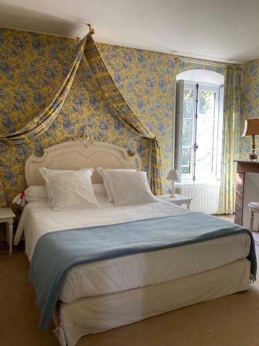 Hostal Ch�teau De R�