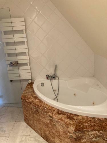 Hostal Ch�teau De R�