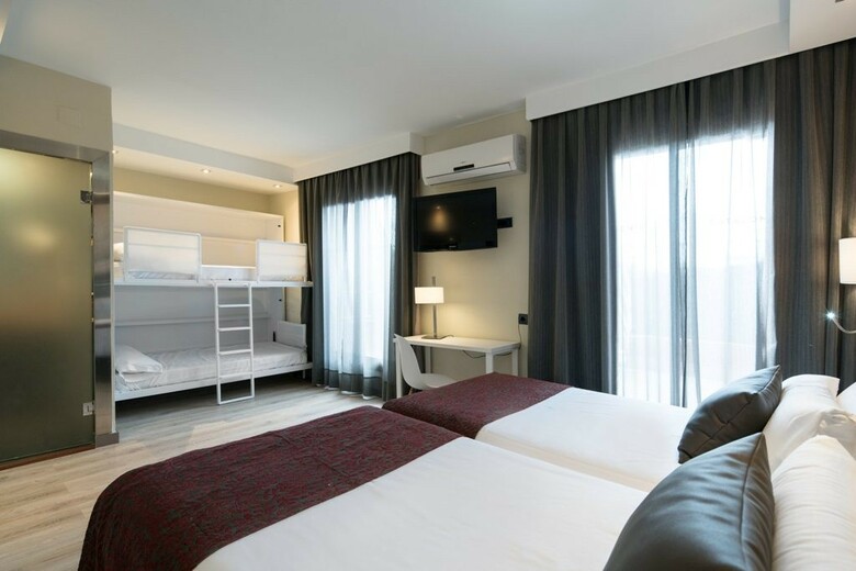 Hotel Catalonia Castellnou