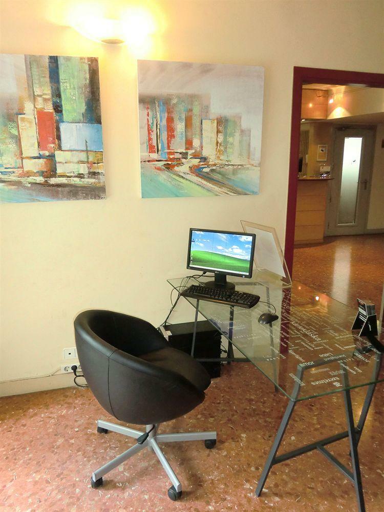 Hotel Tres Torres Atiram
