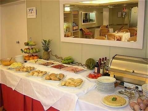 Hotel Tres Torres Atiram