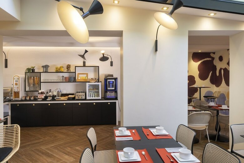 Hotel Elysees 8