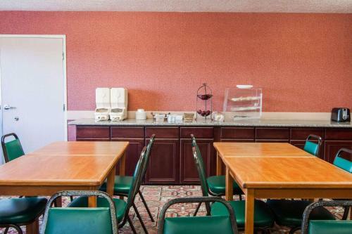 Hotel Rodeway Inn And Suites Sublimity