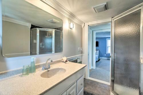 Bristol Home With Pool About 3 Mi To Dtwn And Beach!