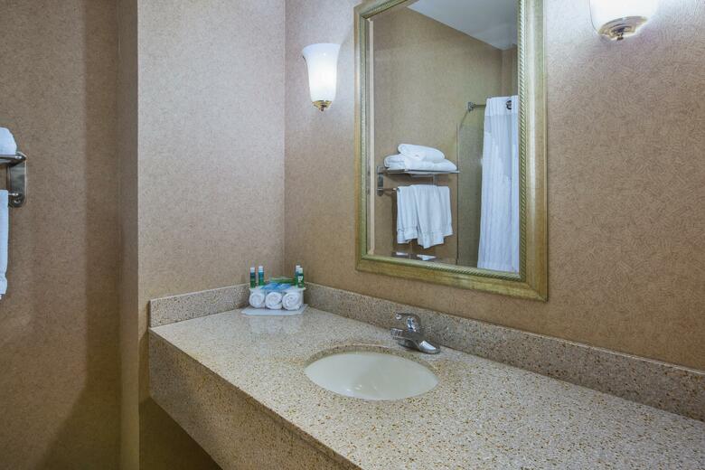 Holiday Inn Express Hotel & Suites Bryan-montpelier