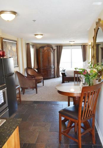 Hotel Silverton Inn & Suites