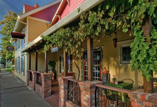 Hotel Silverton Inn & Suites