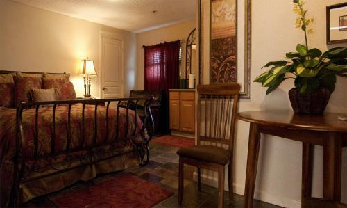 Hotel Silverton Inn & Suites