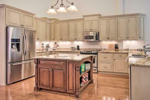 Upscale Home With Poker Room Less Than 1 Mi To Golf!
