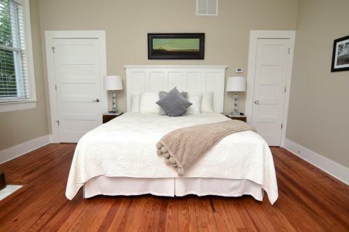 Posada 607 Bay Luxurious Guest Rooms
