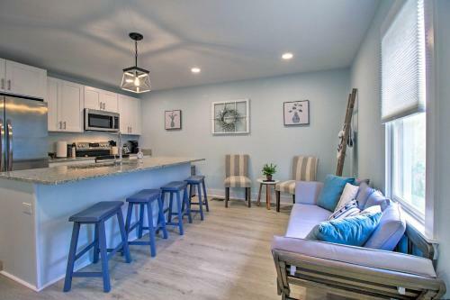 New! Renovated 2 Bed 2 Bath Apartment Downtown