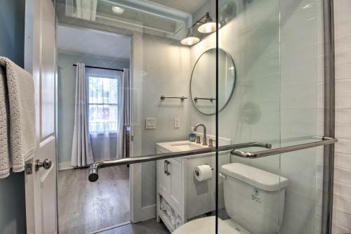 New! Renovated 2 Bed 2 Bath Apartment Downtown