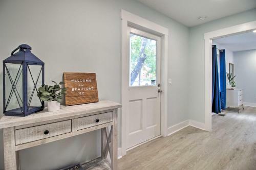 New! Renovated 2 Bed 2 Bath Apartment Downtown