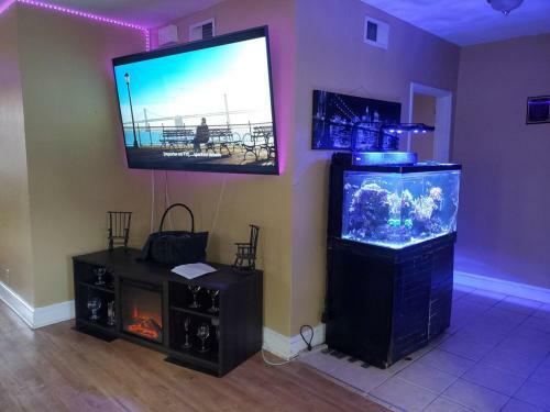 Villa Greenwood Private Home Close To Everything With Hottub