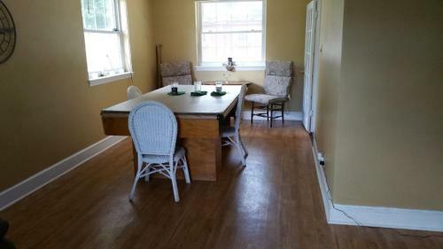 Villa Greenwood Private Home Close To Everything With Hottub