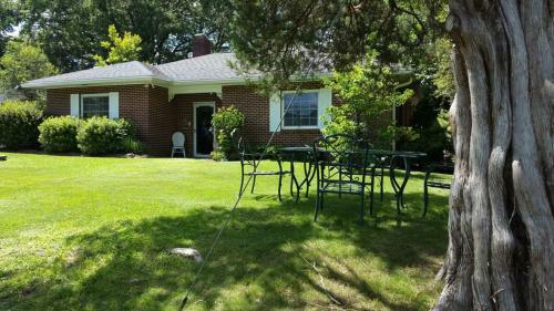 Villa Greenwood Private Home Close To Everything With Hottub