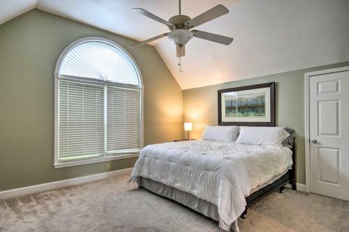 Lakefront Oasis With Hot Tub And Outdoor Kitchen!