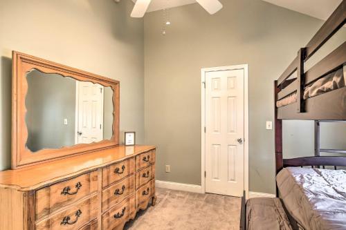 Lakefront Oasis With Hot Tub And Outdoor Kitchen!