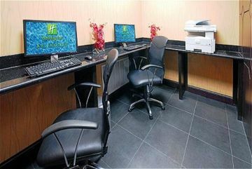 Holiday Inn Hotel & Suites Lima