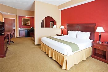 Posada Holiday Inn Express & Suites Troy