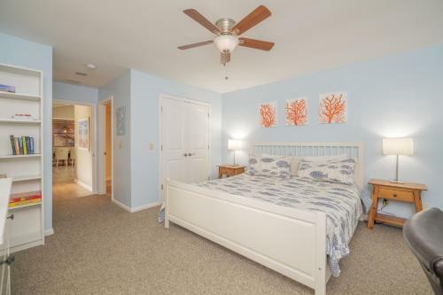 Mooring Buoy 187, 4 Bedrooms, Deck, Lagoon, Sleeps 10
