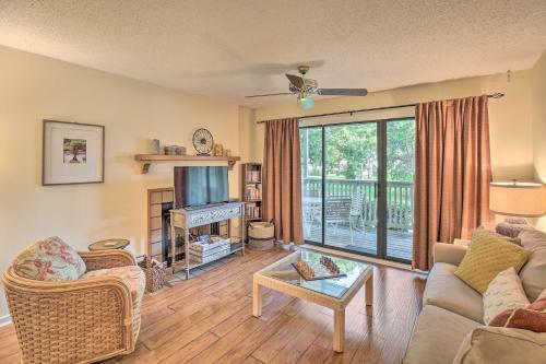 Villa Peaceful Kingston Resrort Escape With Lake Views!