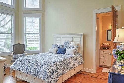 Spacious Lakefront Retreat With Fishing Dock And Deck!