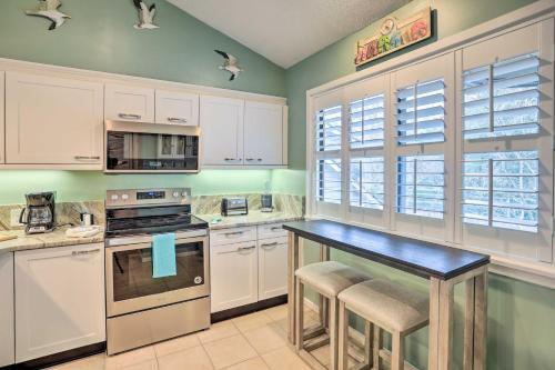 Bright Family Villa With Pool Walk To Private Beach