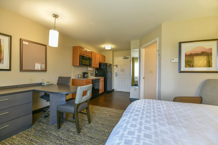 Hotel Candlewood Suites Medford
