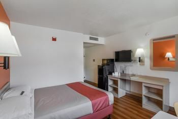 Motel 6 Medford South