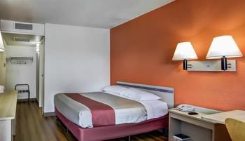 Motel 6 Medford South