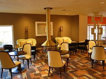Hotel Inn At The Commons