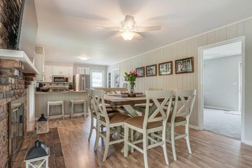 Lakefront Home Firepit & Deck