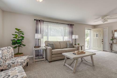 Lakefront Home Firepit & Deck