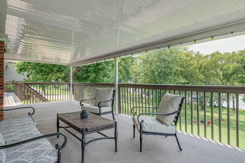 Lakefront Home Firepit & Deck