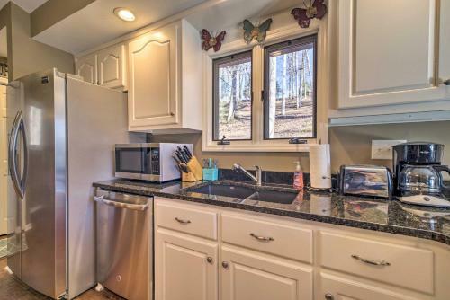 Cozy Lake-view Home Dog Friendly And Boat Slip!