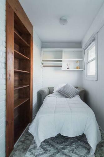 Cozy Mid-century Cottage King Bed 3bed 1bath
