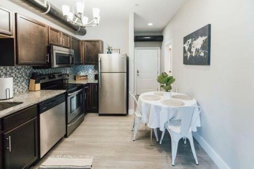 Apartamento Oasis On Main With Tempurpedic King Bed
