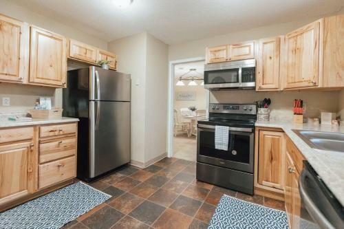 Apartamento Stylish Elegant Getaway King Bed Deck Views