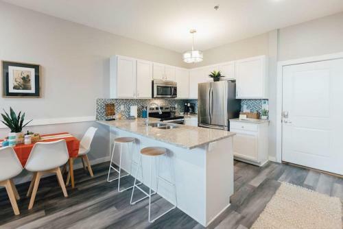 Apartamento New Boho Apt In Downtown Johnson City King Bed
