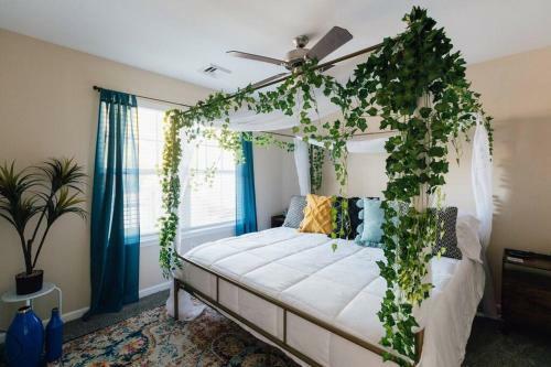 The Bohemian Escape Near Etsu- King Bed!