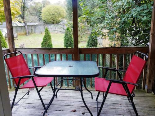 Beautiful Boho Condo In Johnson City, Tn King Bed