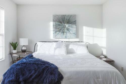 Beautiful Boho Condo In Johnson City, Tn King Bed